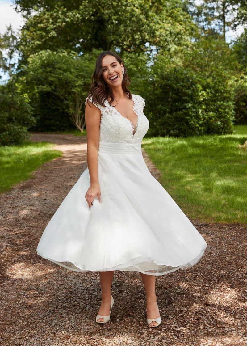 Laura Beth Plus Size Wedding Dress 01