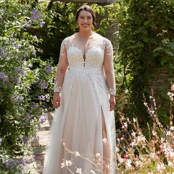 Romantica Silhouette Betty-Jane Wedding Dress